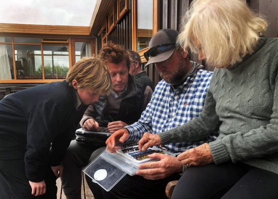 Selecting flies Selecting flies